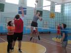 Соревнования по волейболу между командами учителей и учащихся